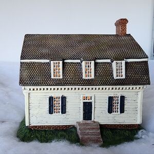 Williamsburg Ewing House Figurine